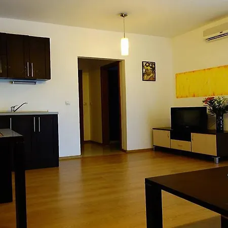 Excelsior Aparthotel 3*