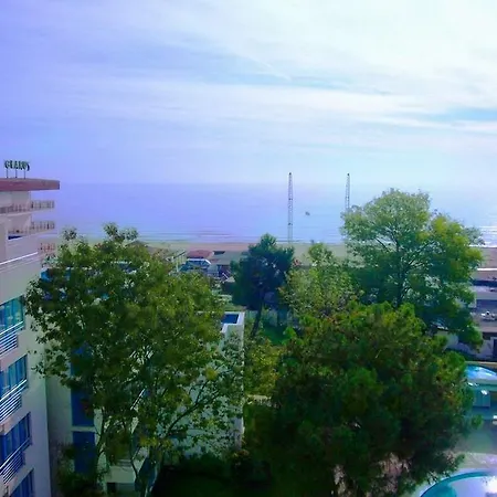 Excelsior Aparthotel 3*
