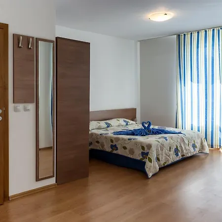 Excelsior Aparthotel 3*